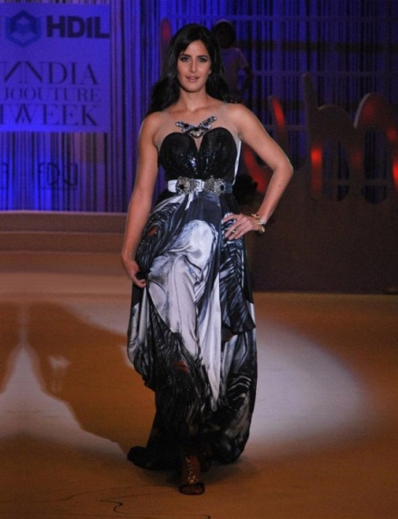 Katrina Kaif charges a bomb to walk on the ramp?